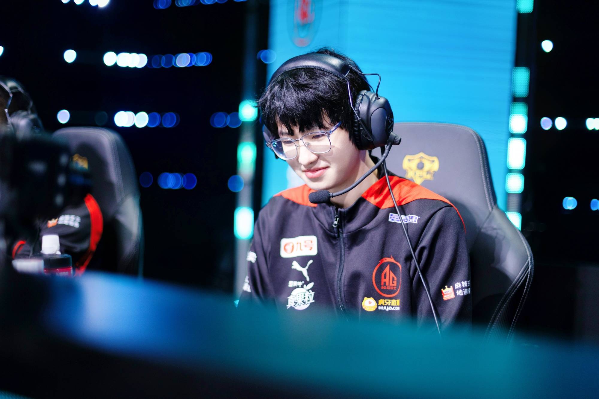 Doinb在MAD比赛中精彩发挥，回归赛场引发热议！